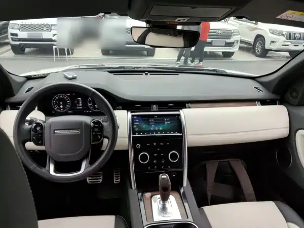 Land Rover Discovery Sport 2021