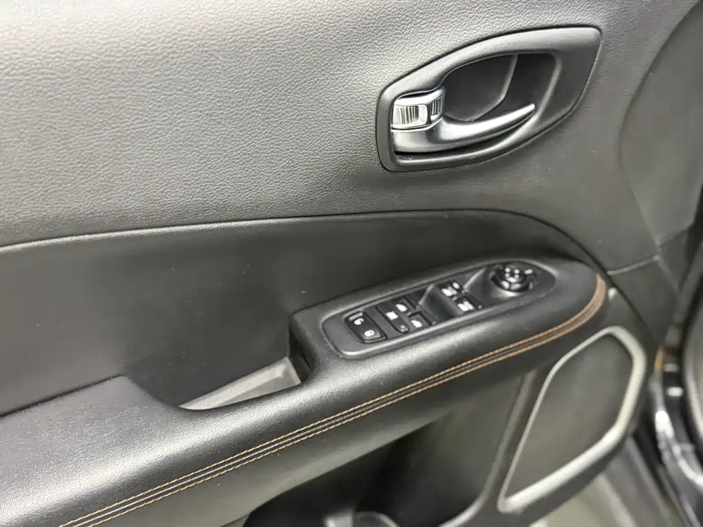 Jeep Compass 2020 — фото 16