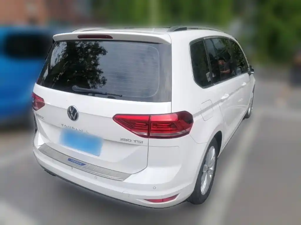 Volkswagen Touran 2022 — фото 12