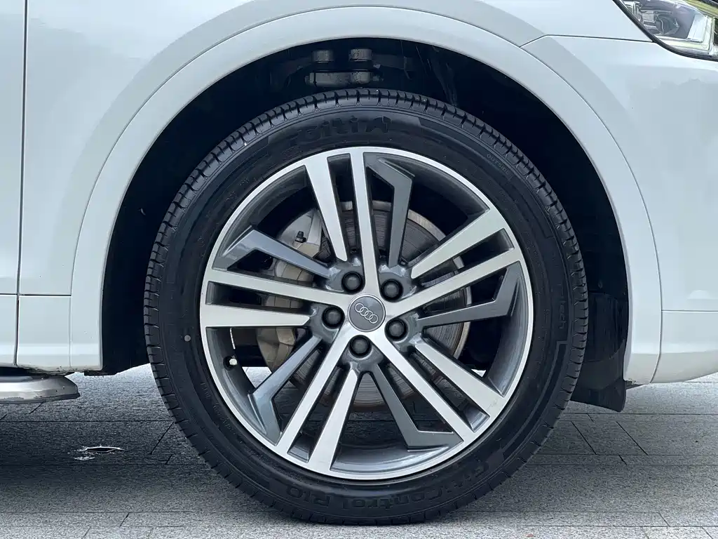 Audi Q5L 2019 — фото 12