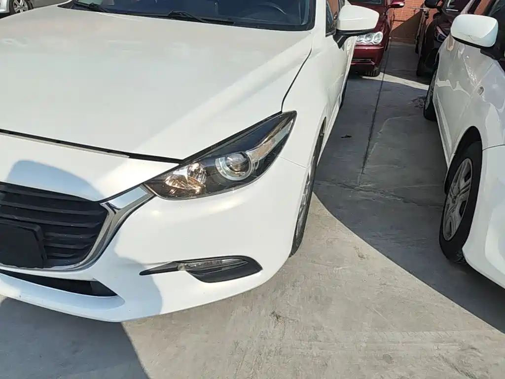 Mazda 3 Axela 2019 — фото 18