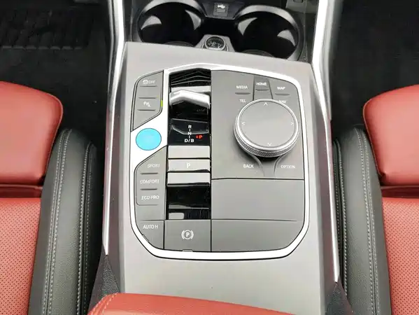 BMW i3 2025