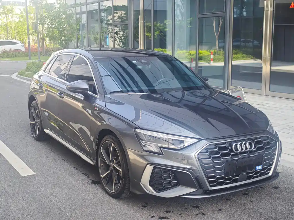 Audi A3 2023 — фото 2