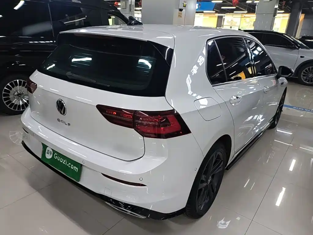 Volkswagen Golf 2021