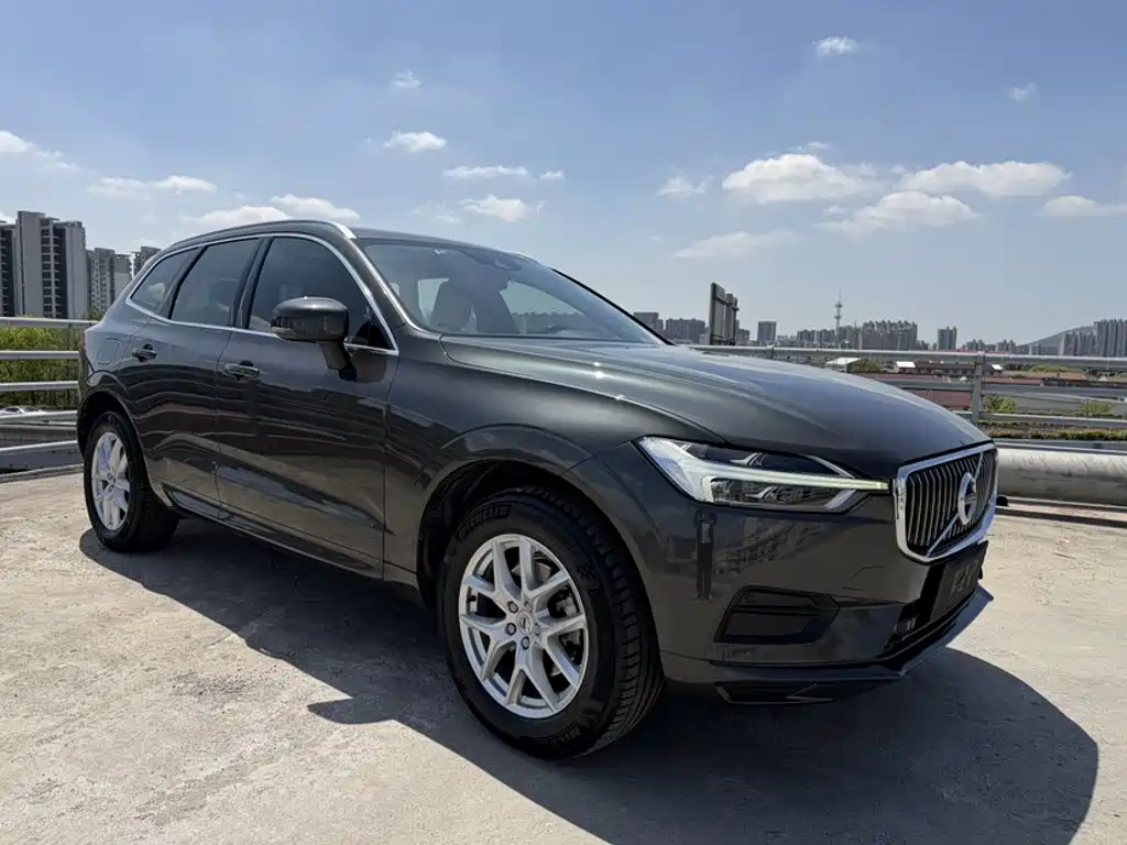 Volvo XC60 2018 — фото 24