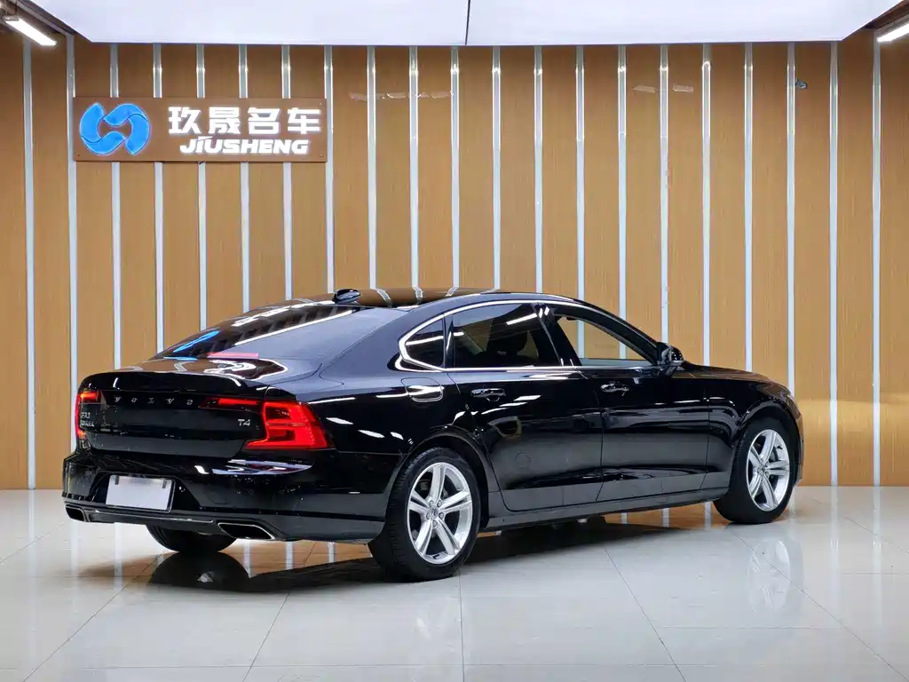 Volvo S90 2017 — фото 20