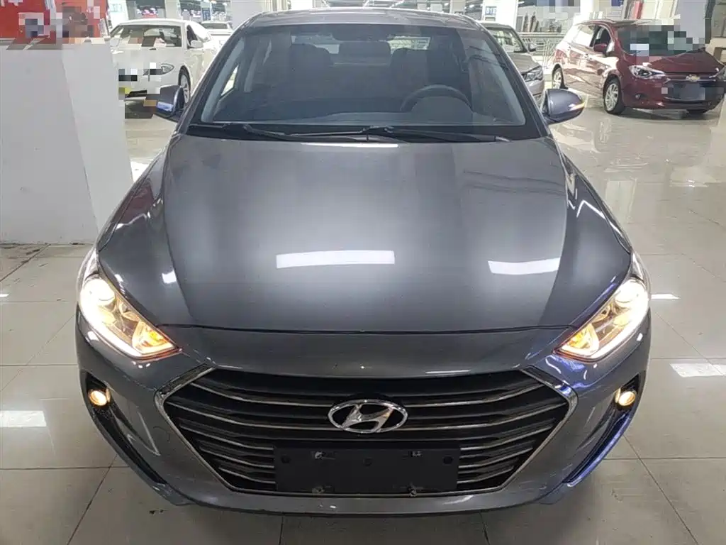 Hyundai Elantra 2019 — фото 3