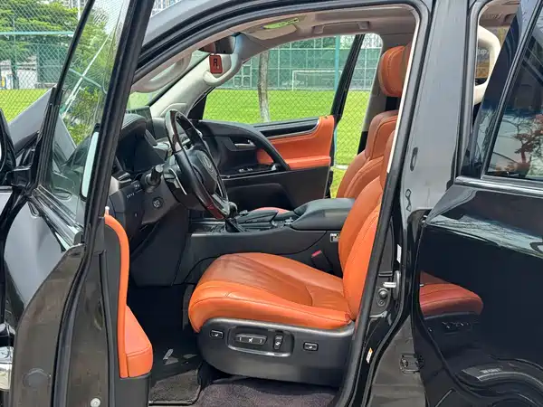 Lexus LX 2017