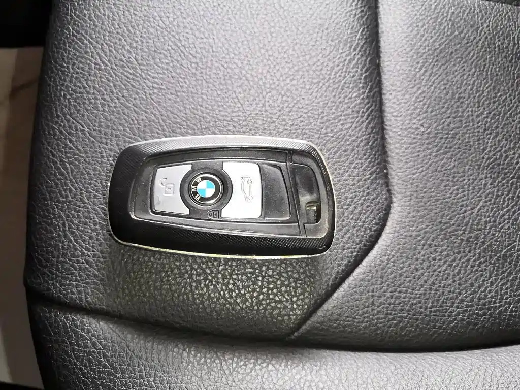 BMW 3 Series 2016 — фото 9