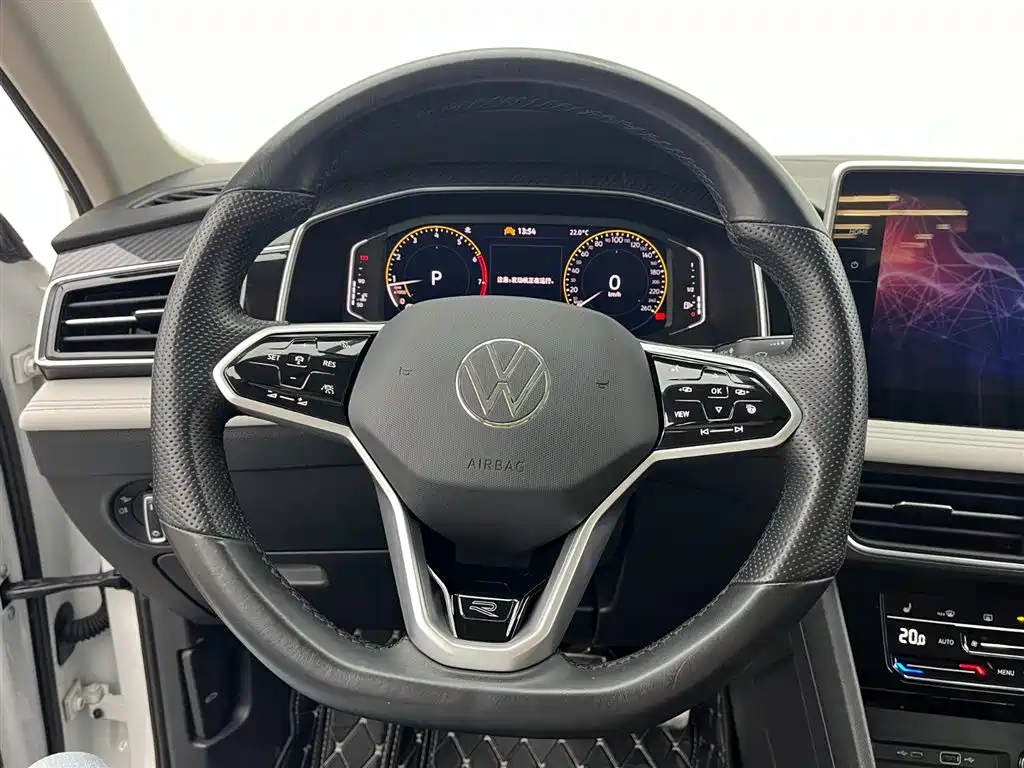 Volkswagen Tiguan L 2023 — фото 11