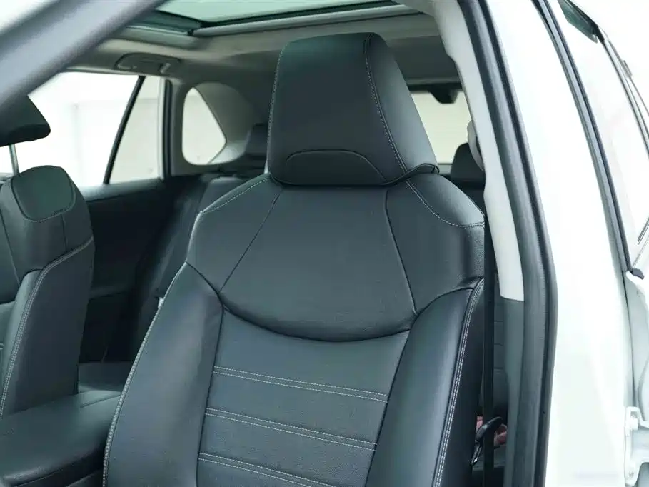 Toyota RAV4 2020 — фото 14