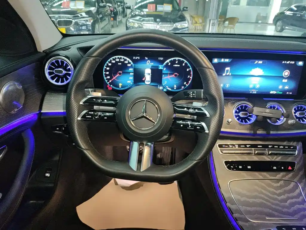 Mercedes-Benz E-Class 2022 — фото 11