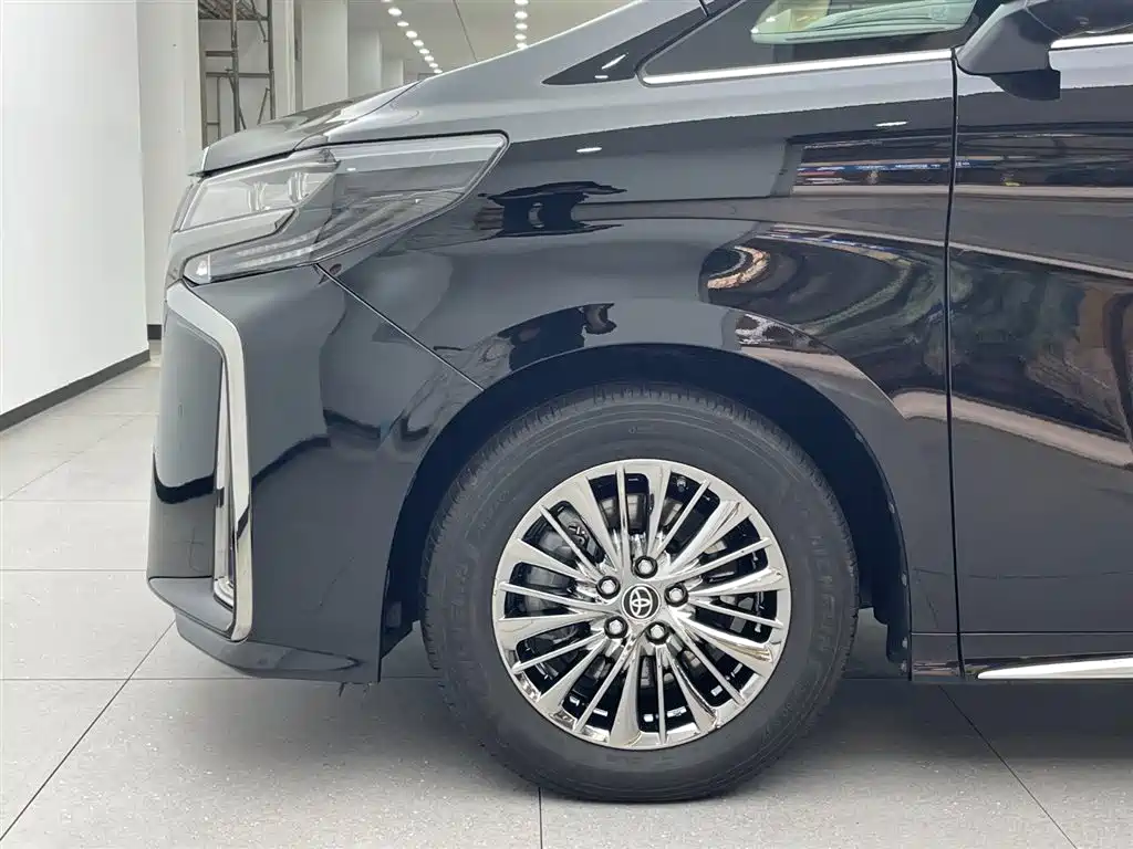 Toyota Alphard 2023 — фото 6