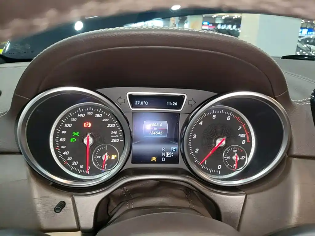 Mercedes-Benz GLE 2017 — фото 12