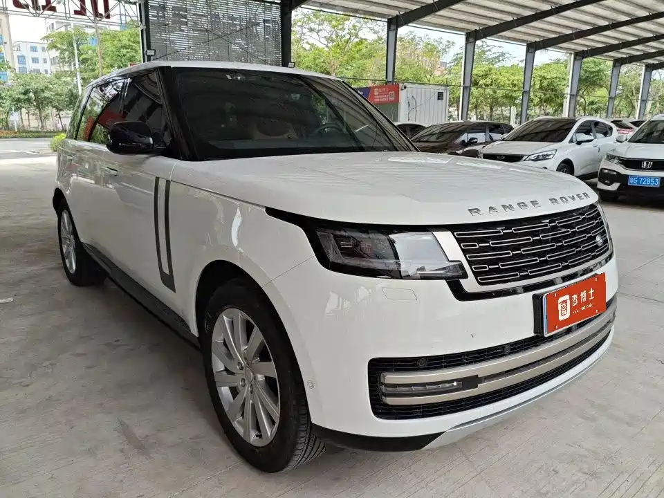 Land Rover Range Rover 2023 — фото 1