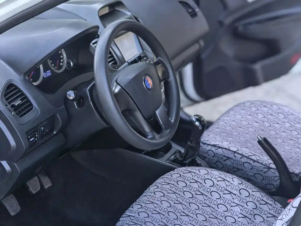 Geely King Kong 2015 — фото 11