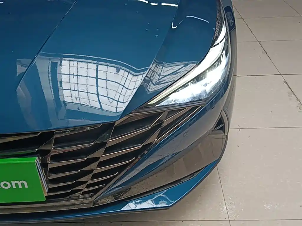Hyundai Elantra 2022 — фото 24