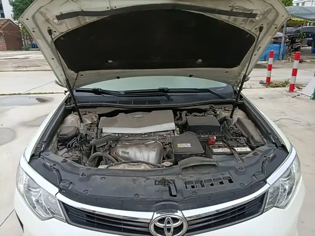 Toyota Camry 2017 — фото 16