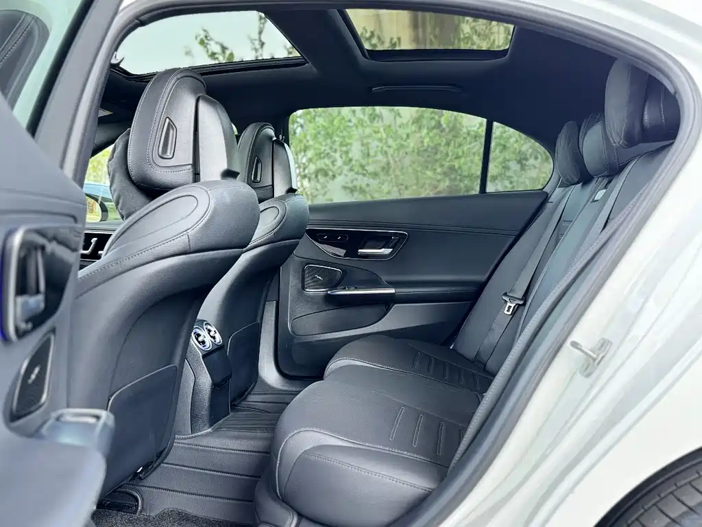 Mercedes-Benz C-Class 2022 — фото 7