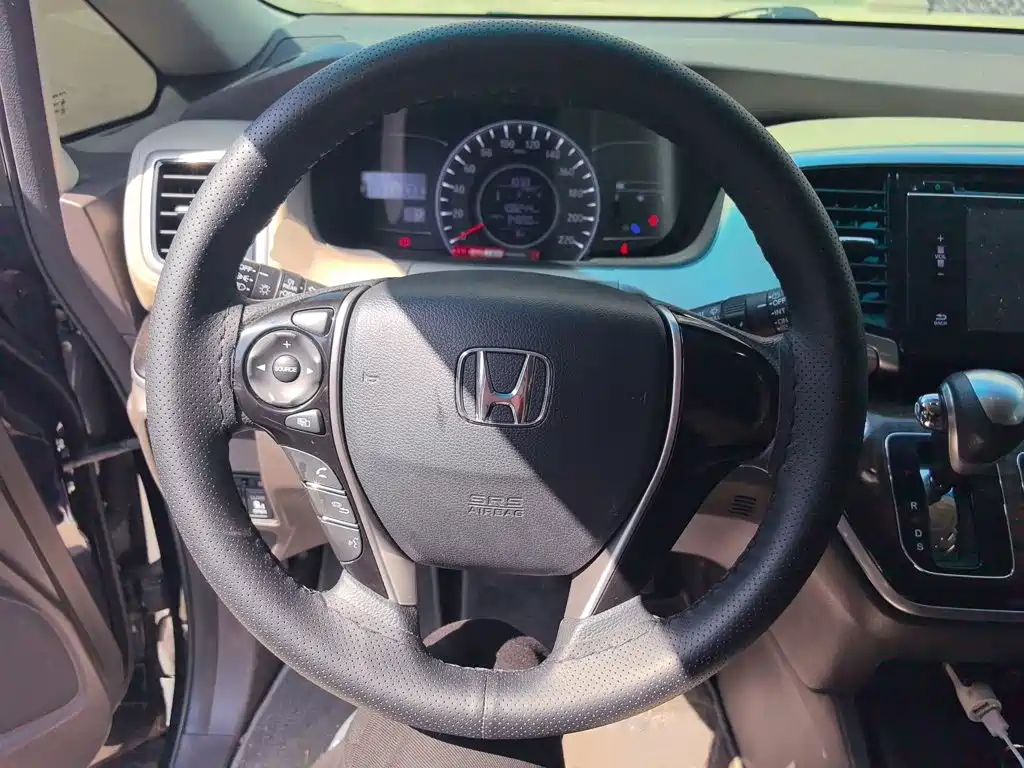 Honda Odyssey 2018 — фото 11