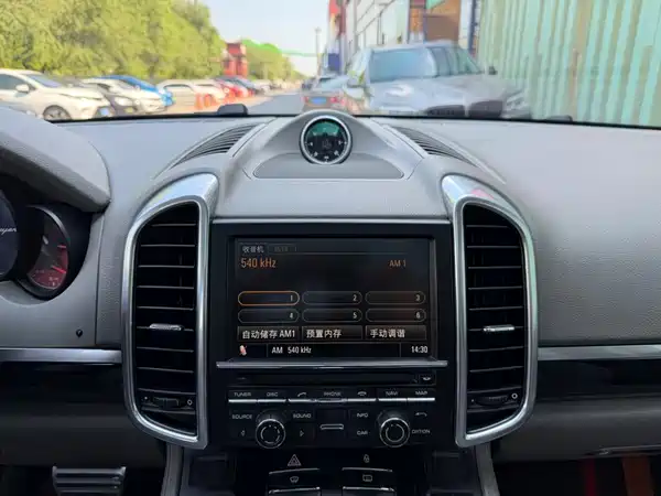 Porsche Cayenne 2011