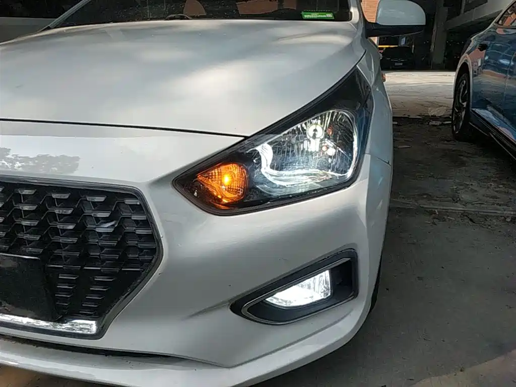 Hyundai Verna 2018 — фото 24