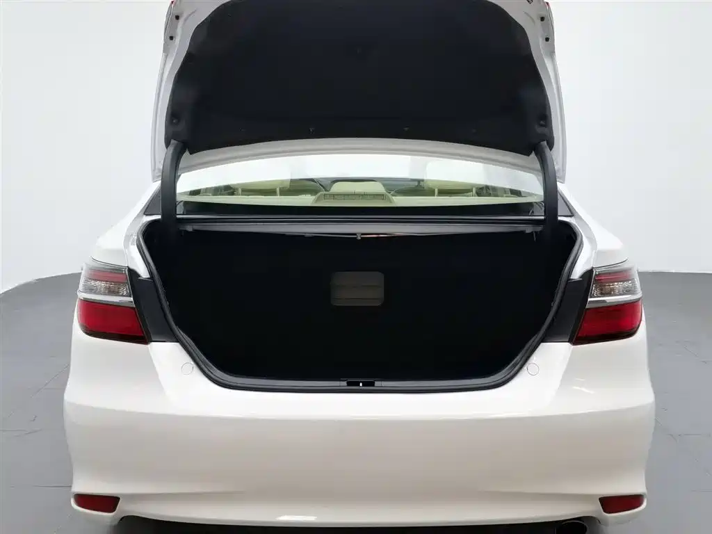 Toyota Camry 2016 — фото 16