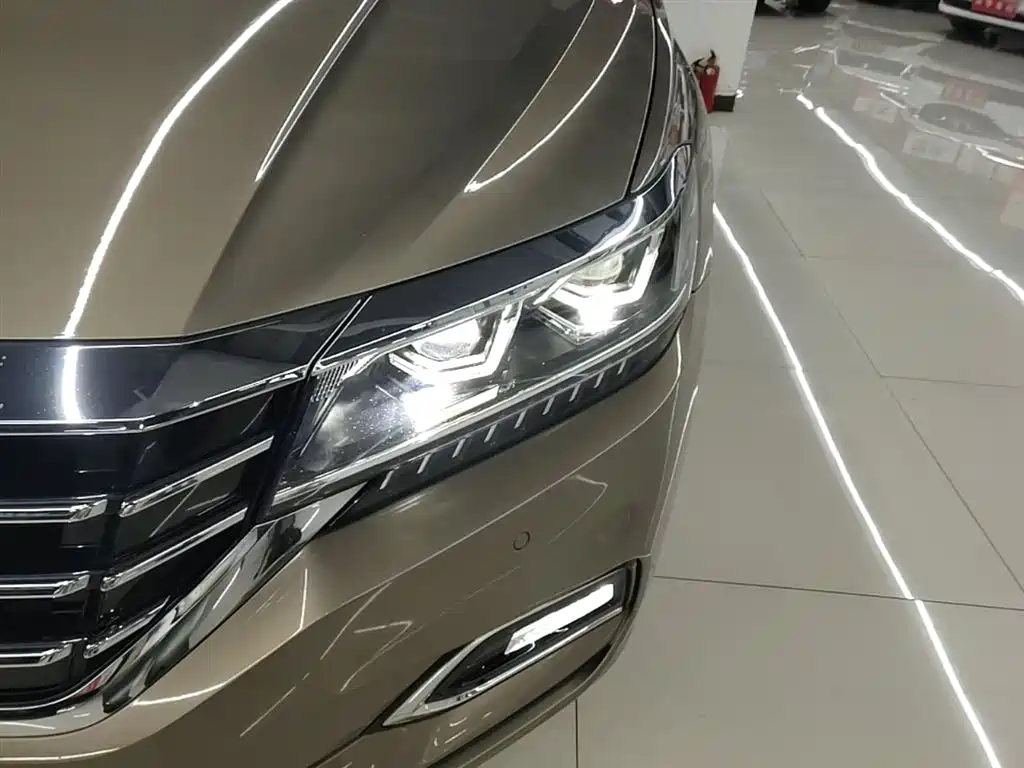 Volkswagen Passat 2019 — фото 24
