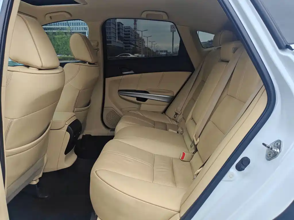 Honda Crosstour 2013 — фото 10
