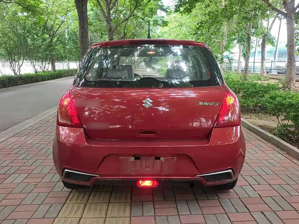 Suzuki Swift 2015 — фото 6
