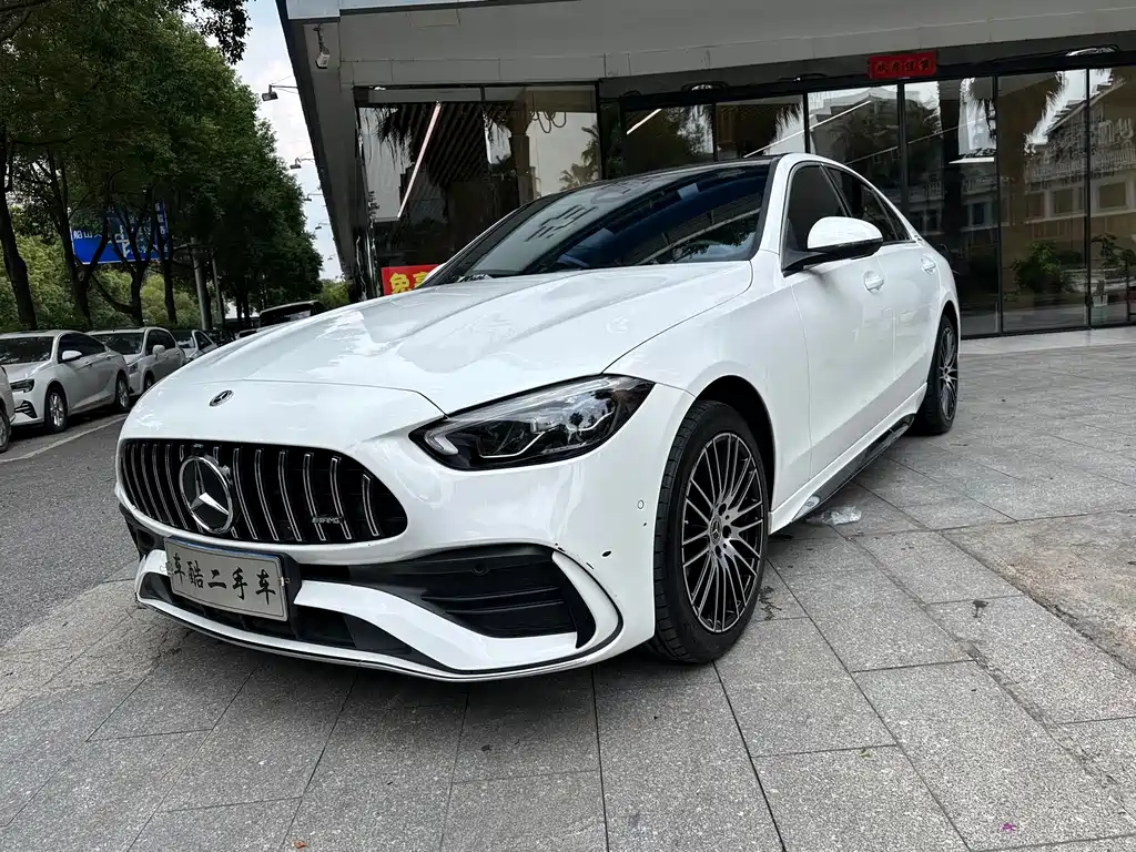 Mercedes-Benz C-Class 2024