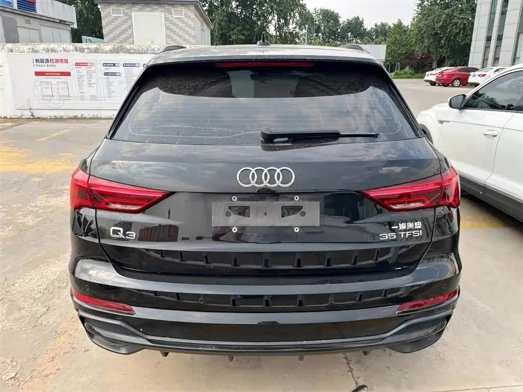 Audi Q3 2023 — фото 10