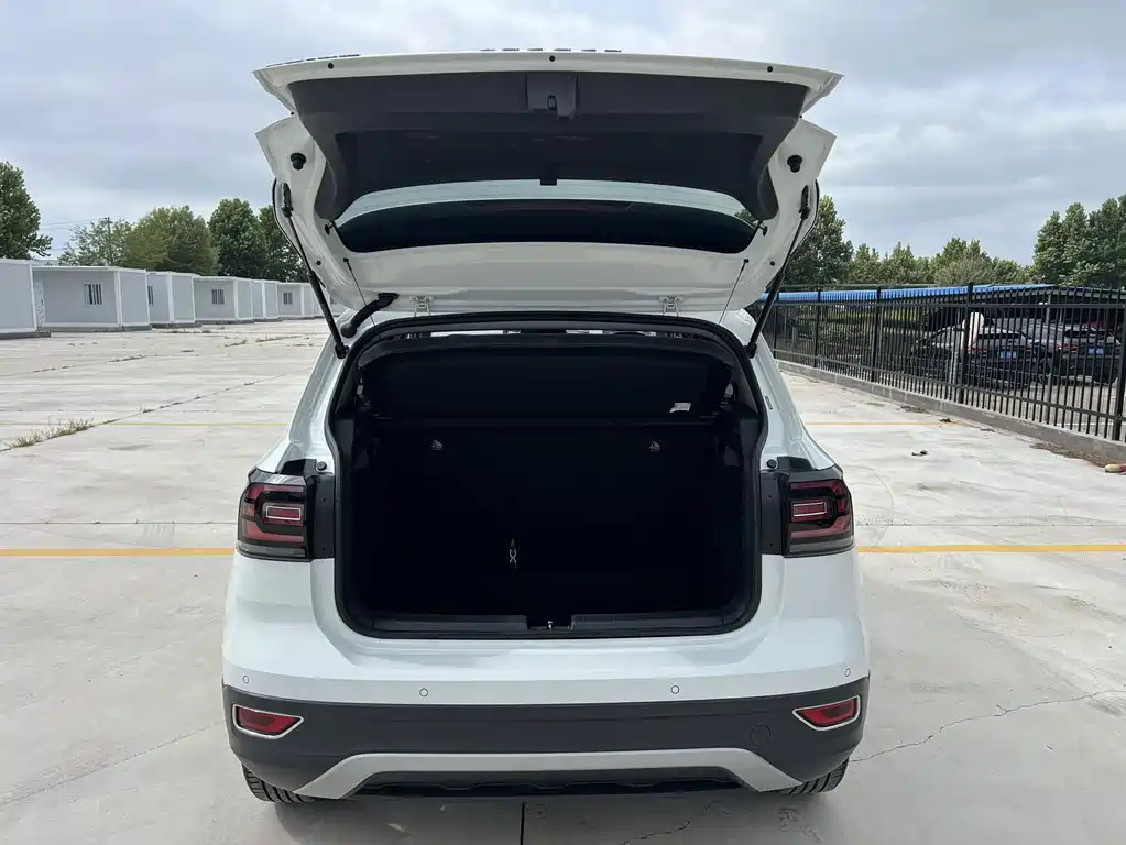 Volkswagen Explore The Shadows 2022