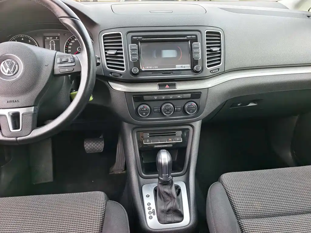 Volkswagen Sharan 2016 — фото 10