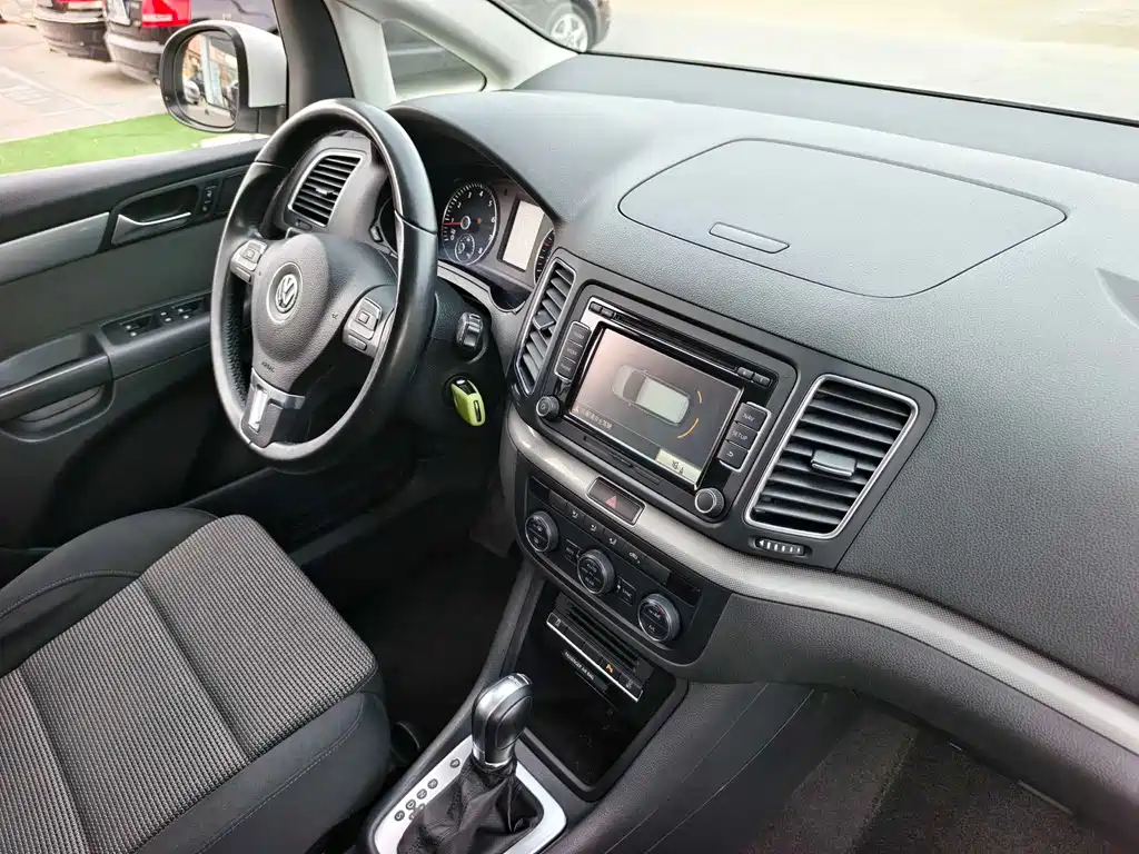 Volkswagen Sharan 2016 — фото 18