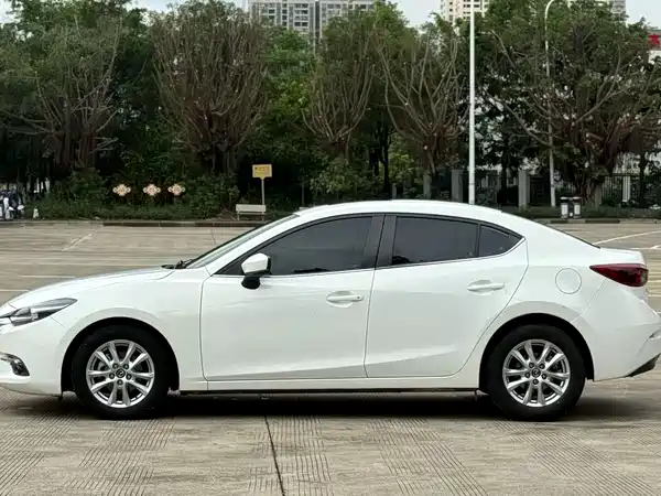Mazda 3 Axela 2019