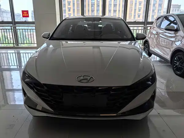 Hyundai Elantra 2023