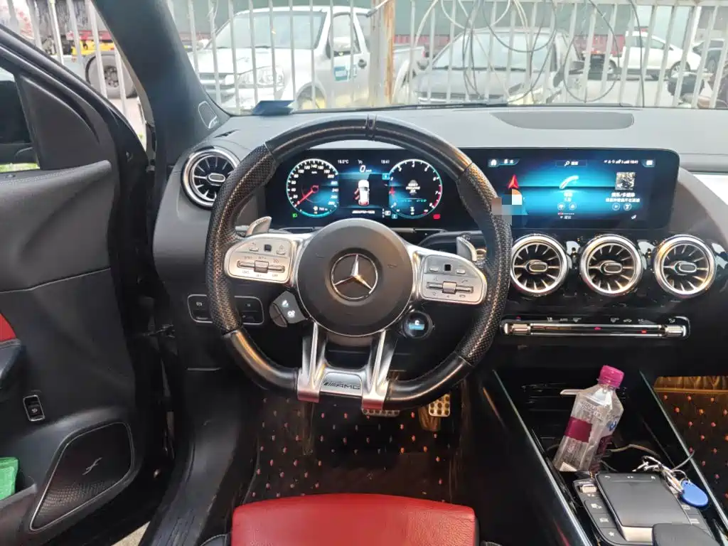 Mercedes-Benz GLA AMG 2021