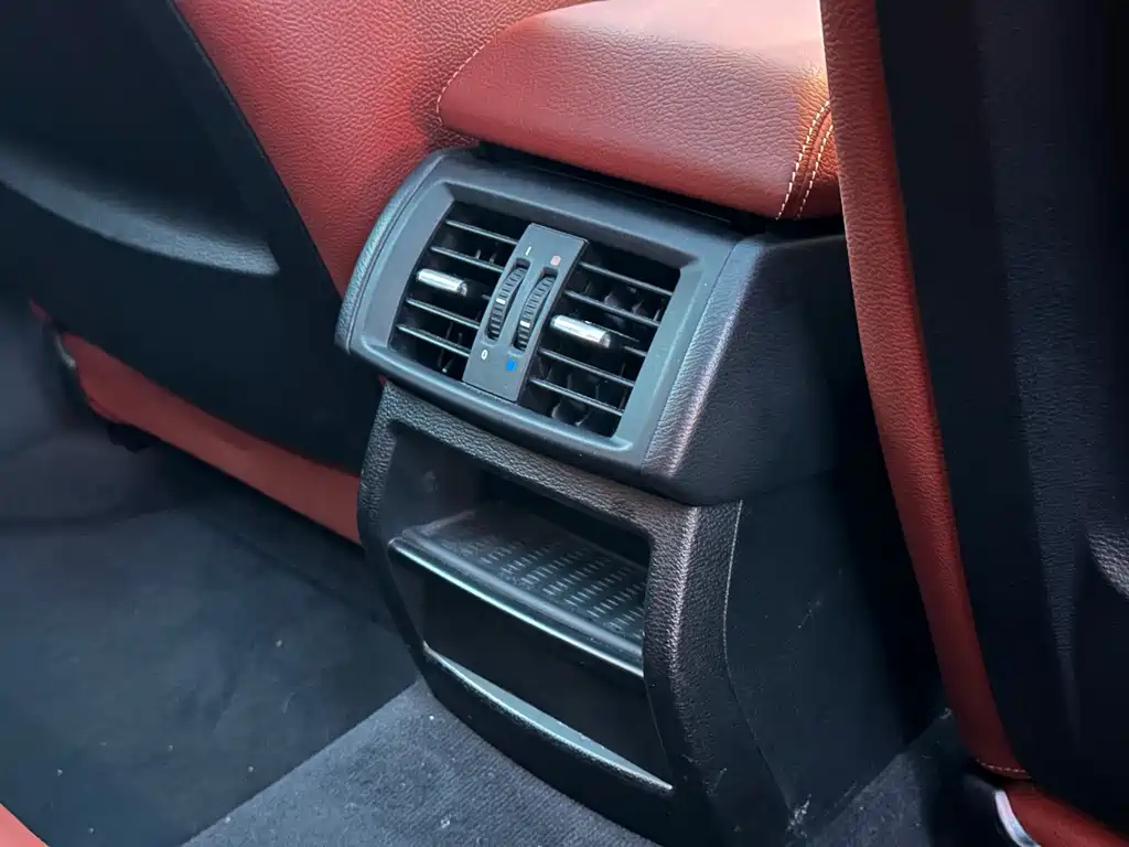 BMW X3 2012 — фото 18