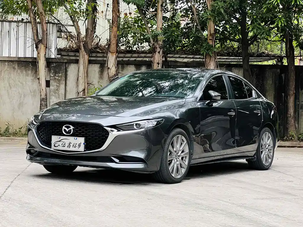 Mazda 3 Axela 2020 — фото 1