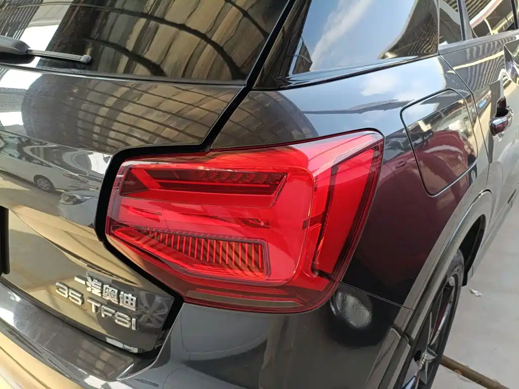 Audi Q2L 2020 — фото 8