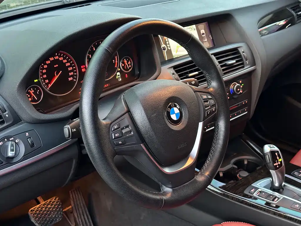 BMW X3 2012 — фото 12