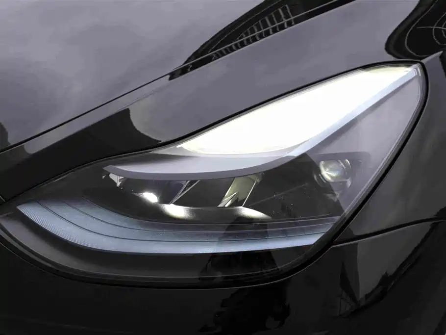 Tesla Model Y 2023 — фото 13