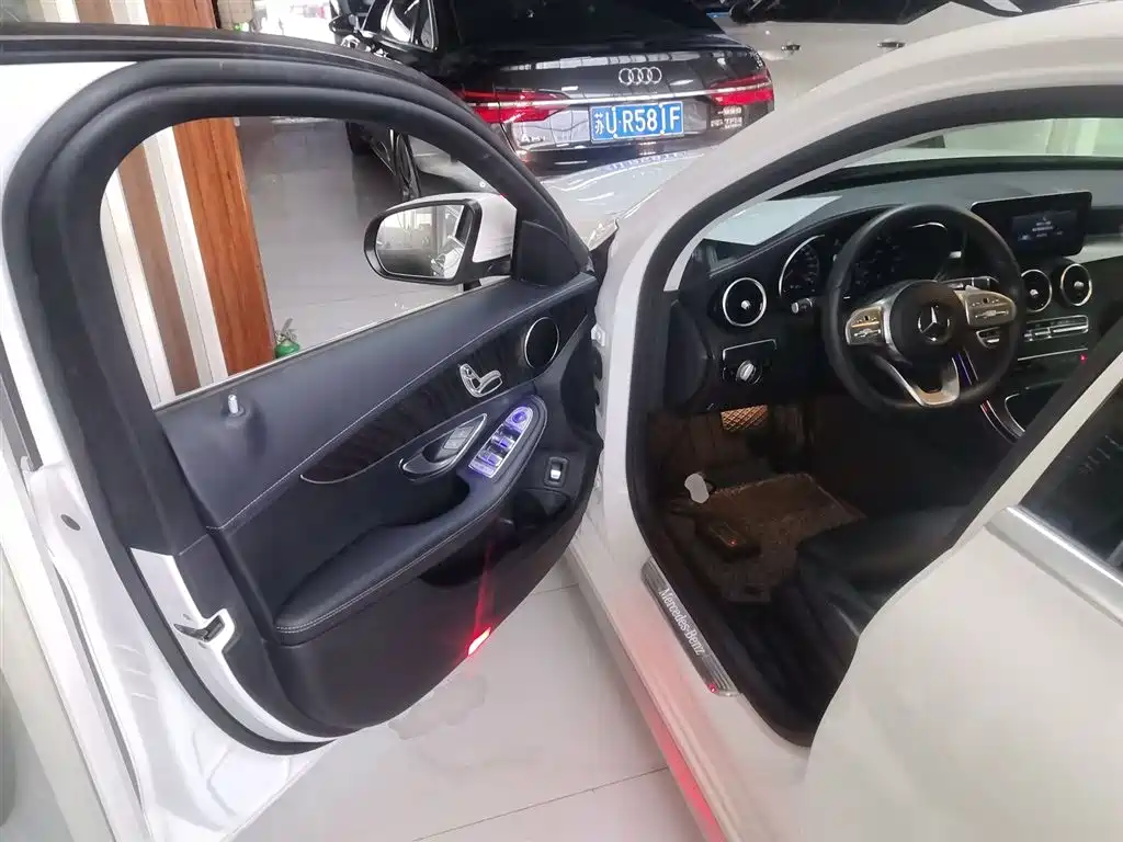 Mercedes-Benz C-Class 2020 — фото 16