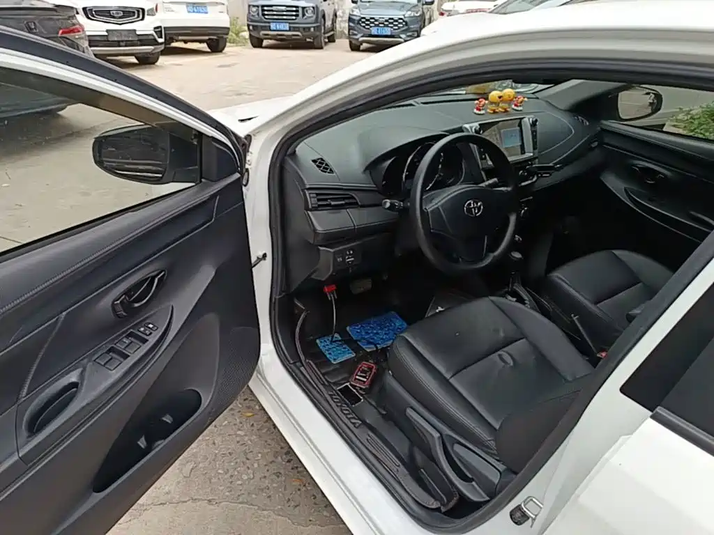 Toyota Yaris L 2018 — фото 16