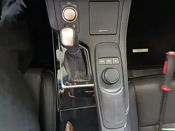 Lexus ES 2016