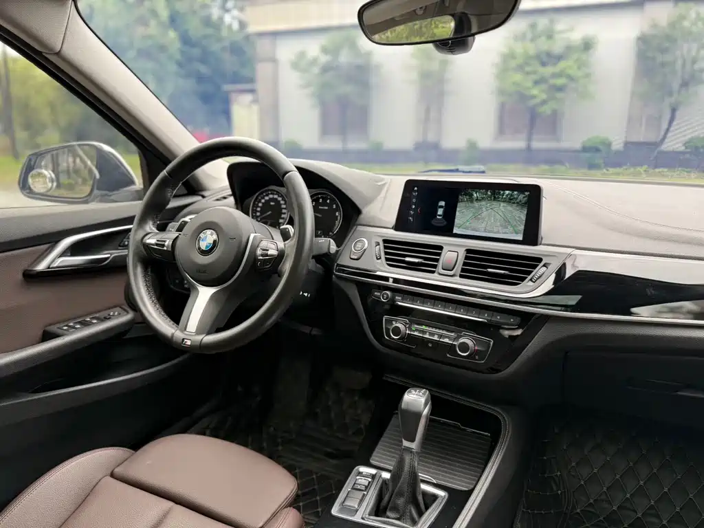 BMW 1 Series 2019 — фото 12