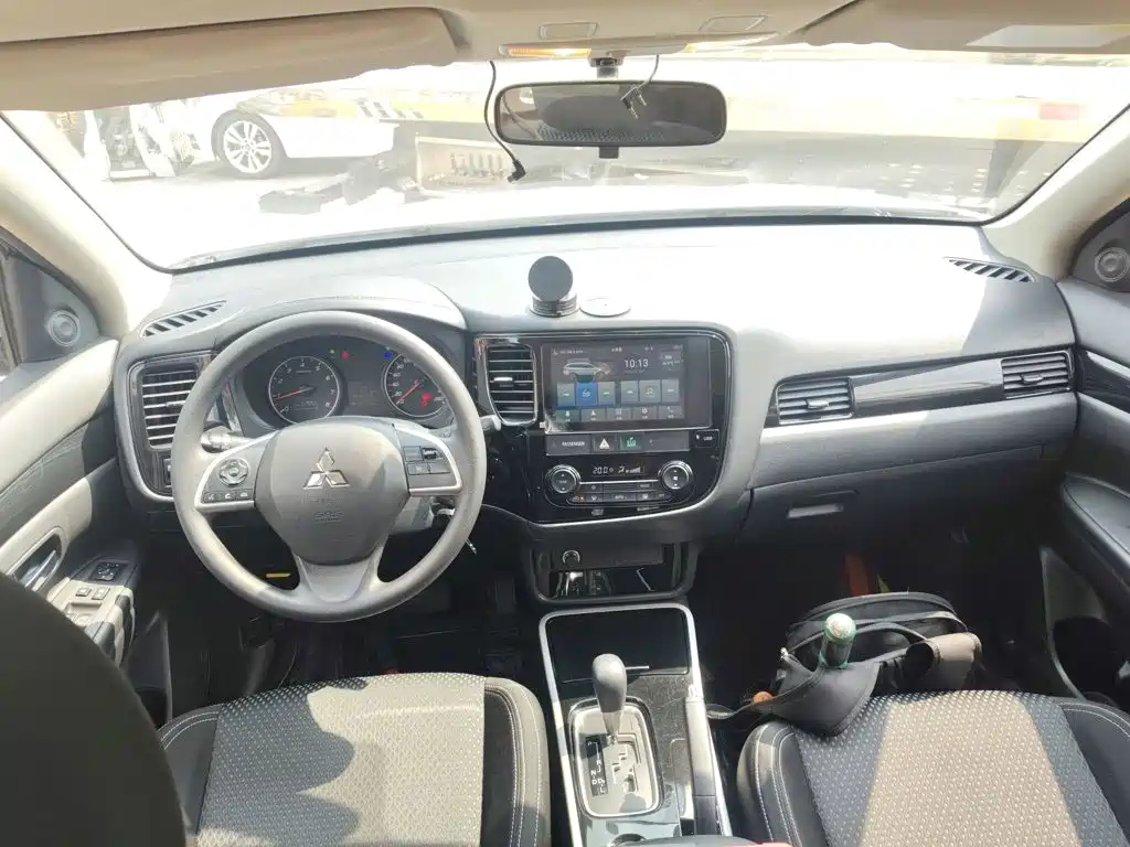 Mitsubishi Outlander 2021