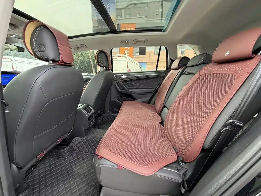 Volkswagen Tiguan L 2023 — фото 11