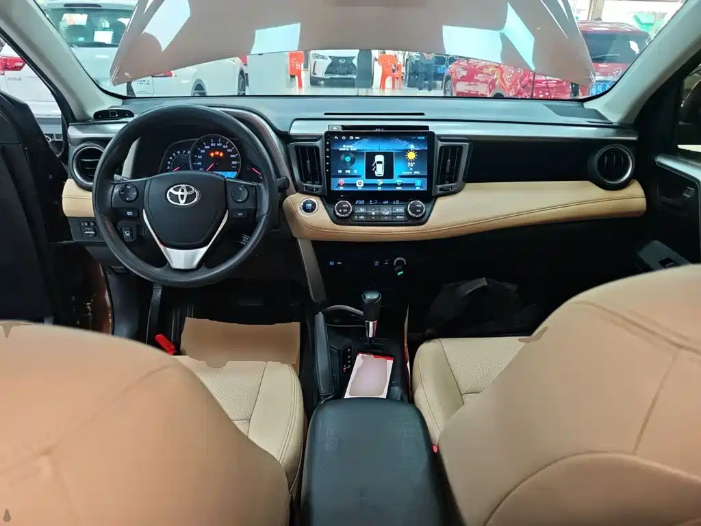 Toyota RAV4 2017 — фото 6